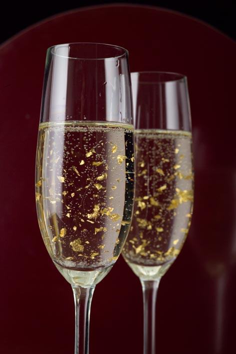 Champagne flute finished with edible gold flake