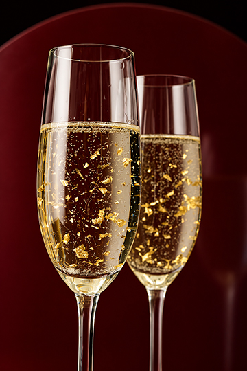 Champagne flute finished with edible gold flake